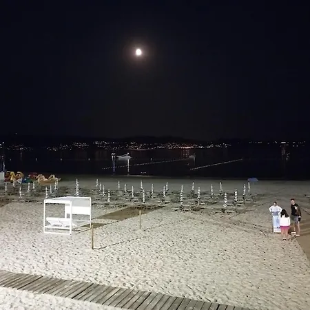 1ª Linea Playa De Silgar En Sanxenxo, A 20 Pasos アパート *